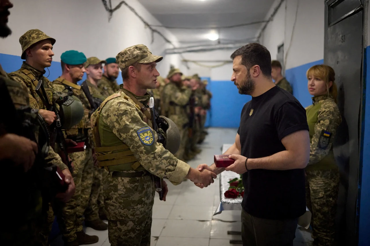 Usai Copot Menhan Ukraina,...