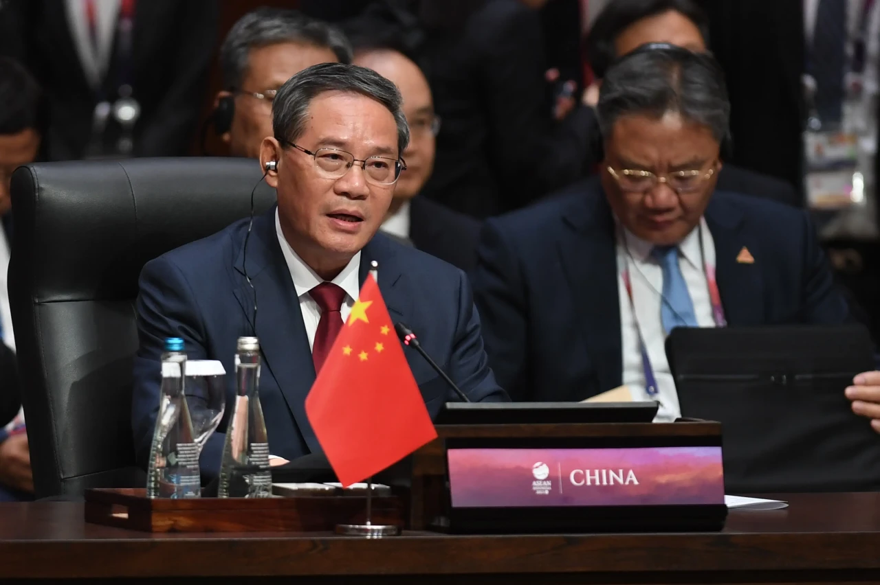 Jokowi Pimpin ASEAN-...