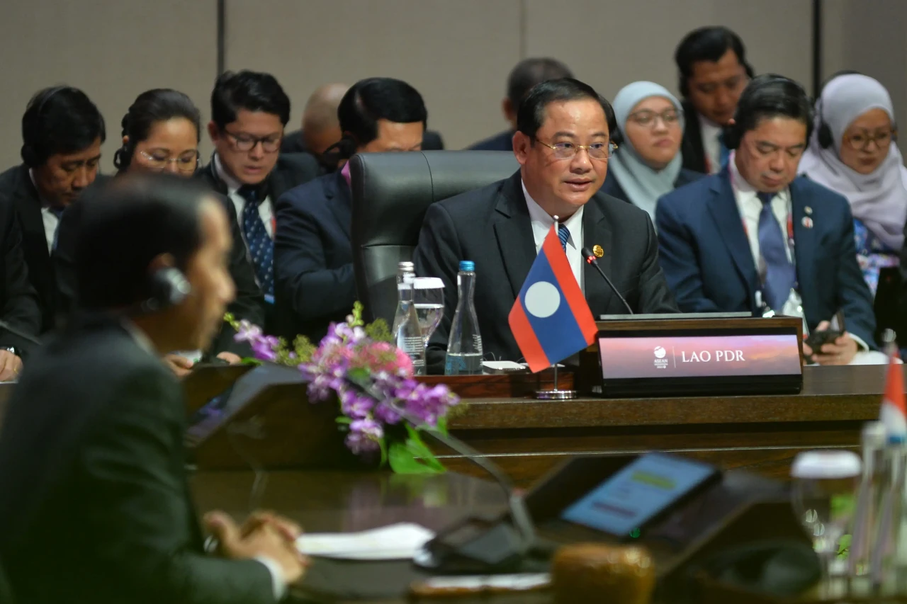 Jokowi Pimpin ASEAN-...
