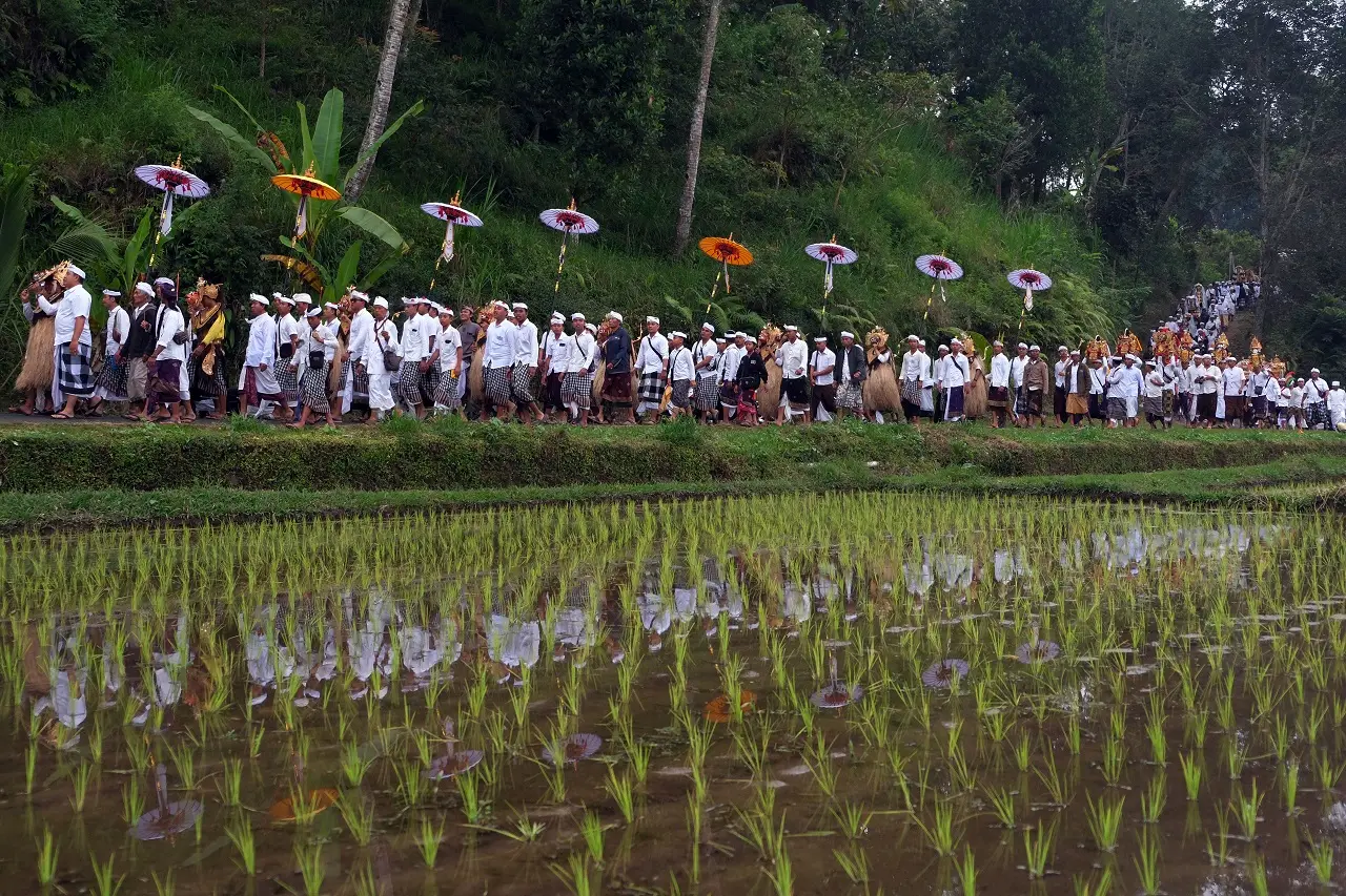 Umat Hindu Gelar Upacara...