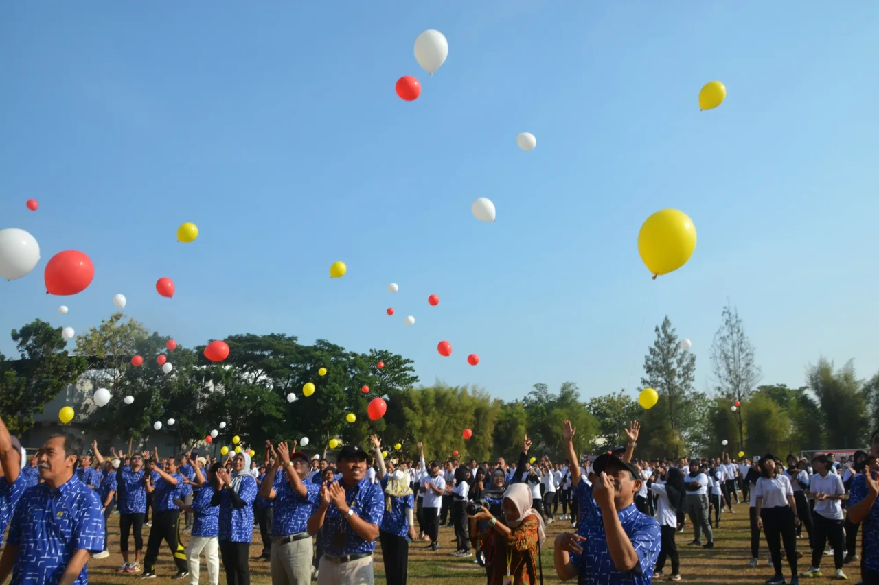 Ratusan Mahasiswa FIK...