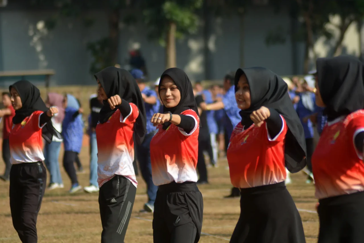 Ratusan Mahasiswa FIK...
