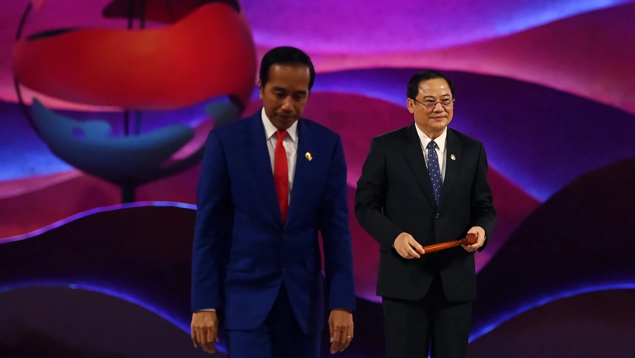 Laos Lanjutkan Suksesi...