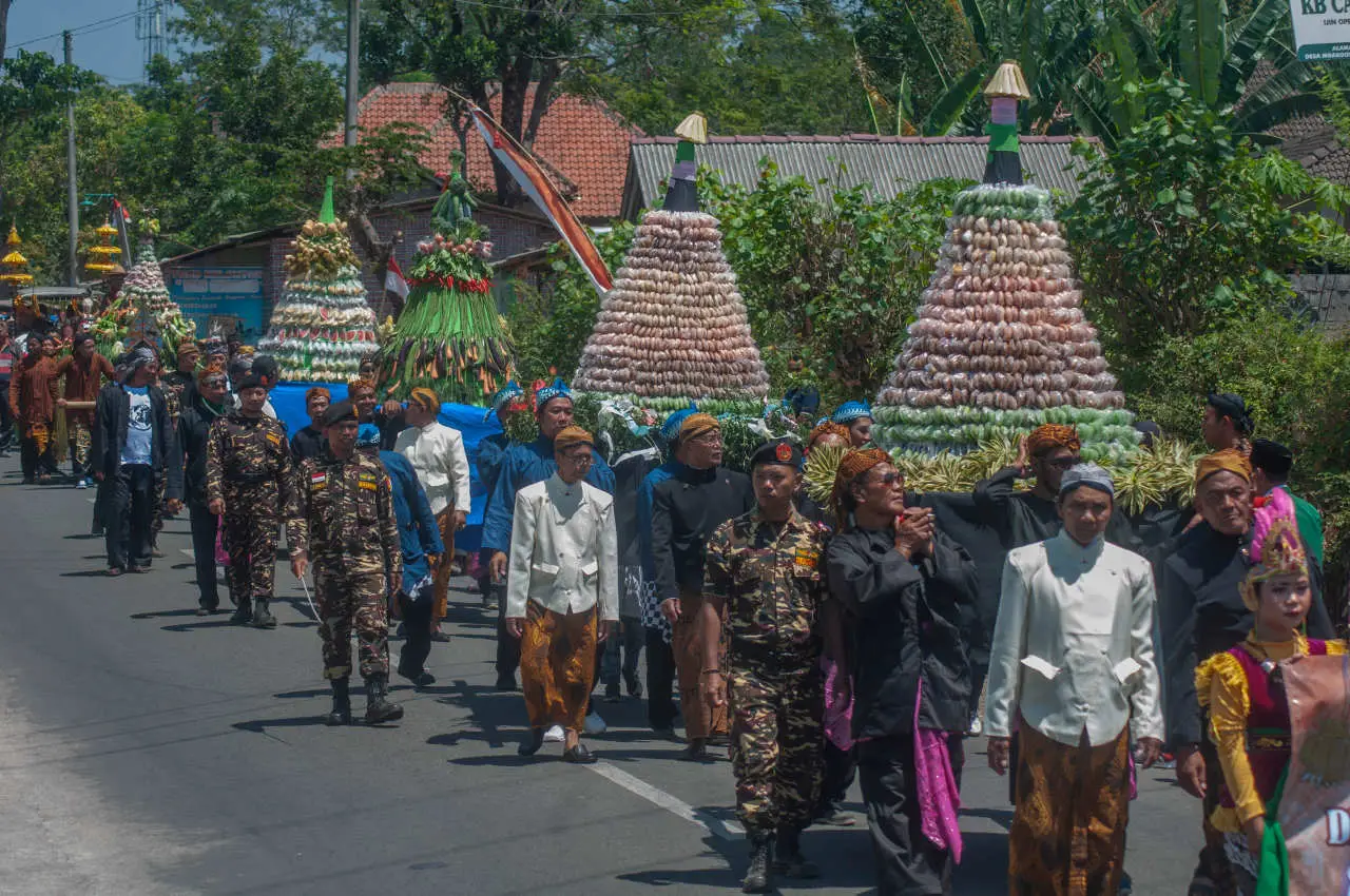 Kirab Gunungan Hasil...