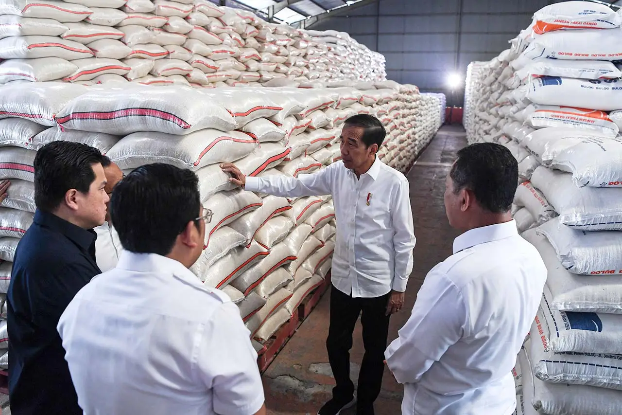 Presiden Jokowi Cek...