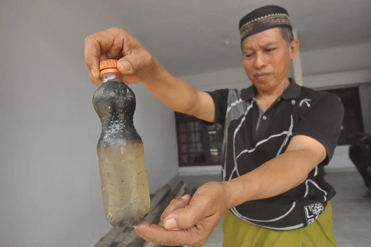 Sumur Warga Diduga Tercemar...