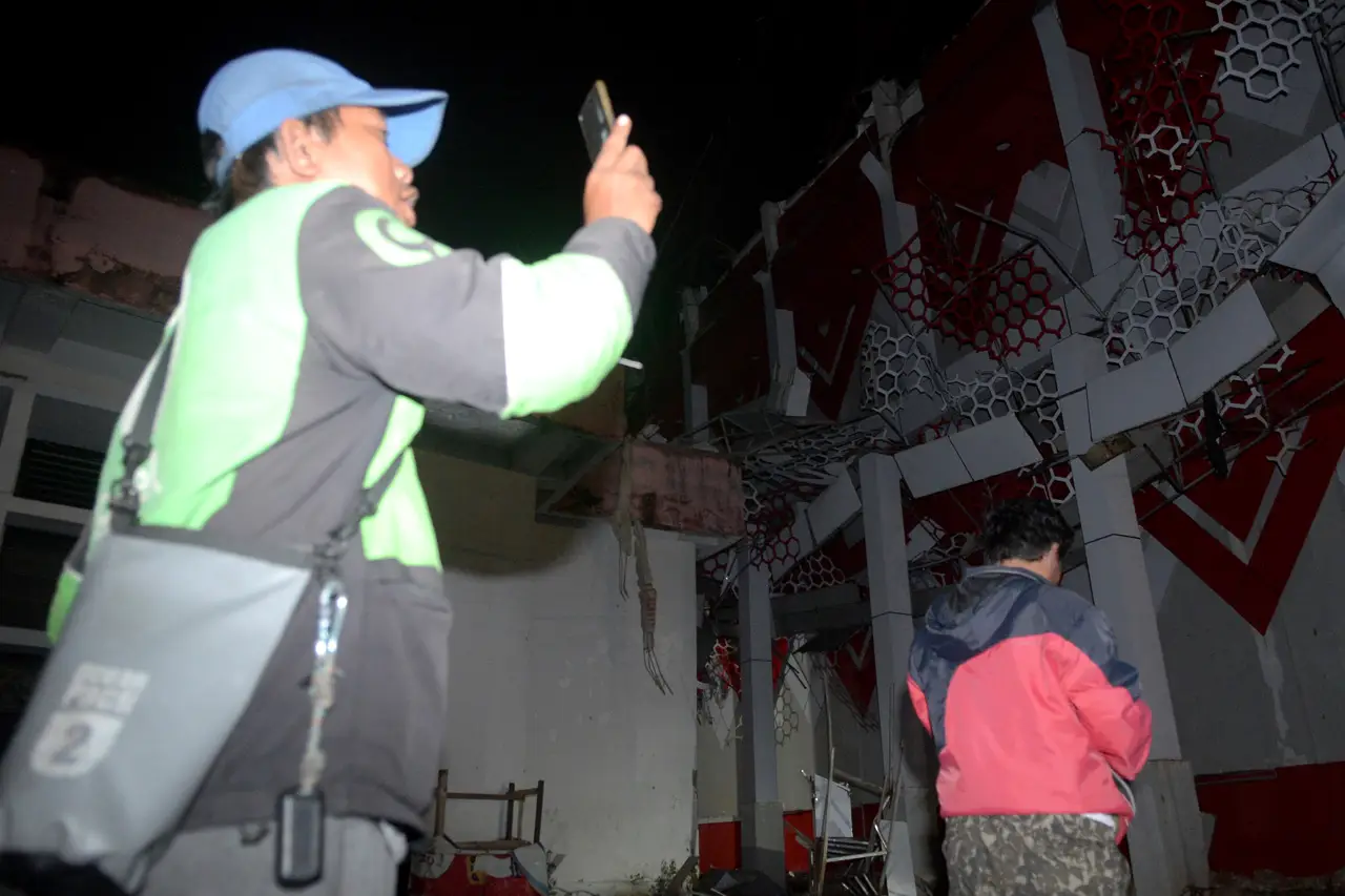 Terdampak Gempa Maluku...