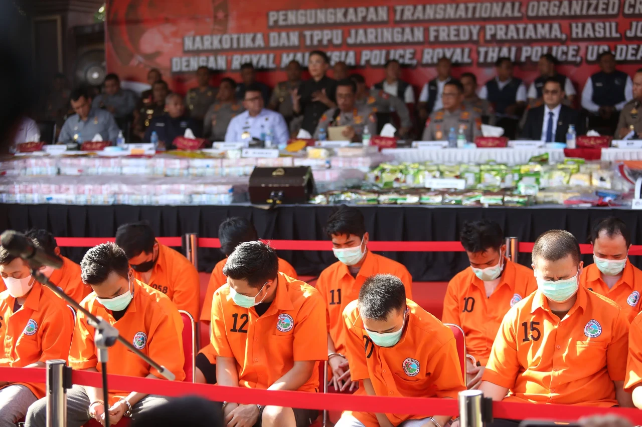 Tangkap 884 Tersangka...