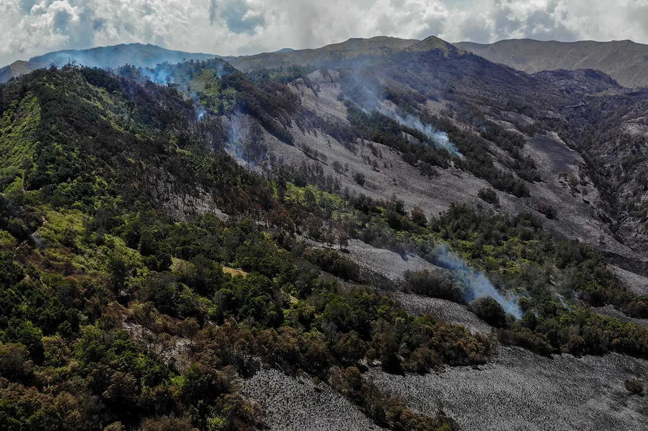 Sempat Padam, Bromo...
