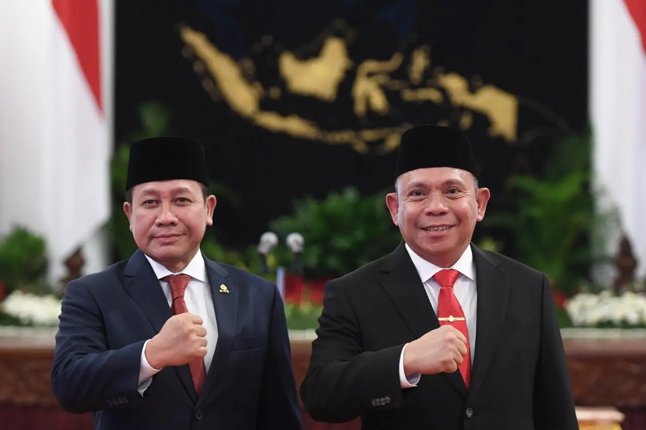 Jokowi Lantik Laksdya...