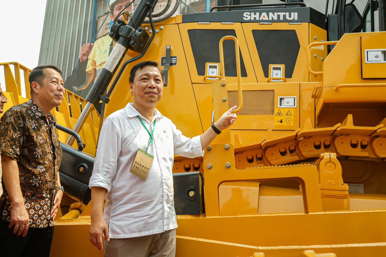 GM Tractors Hadir di...