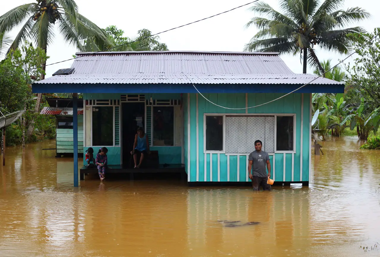 Banjir Setinggi 1,5...