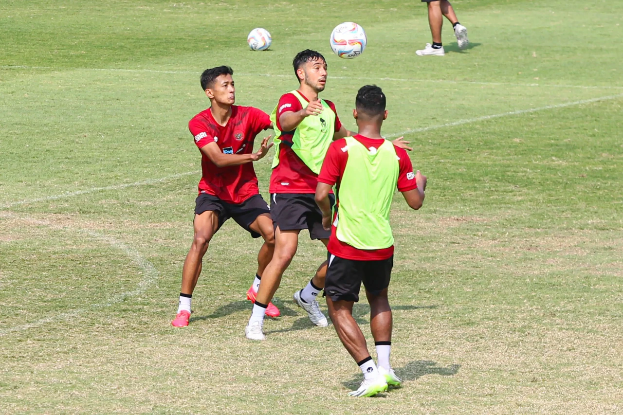 Latihan Timnas Indonesia...