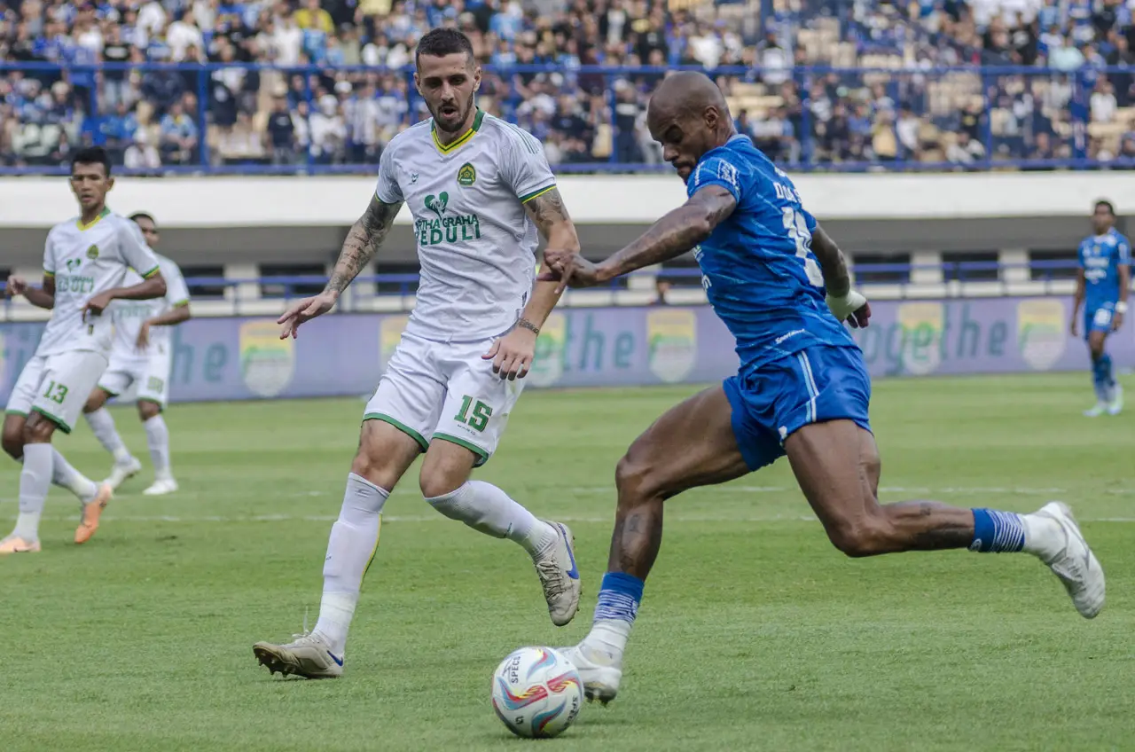 Persib Kalahkan Persikabo...