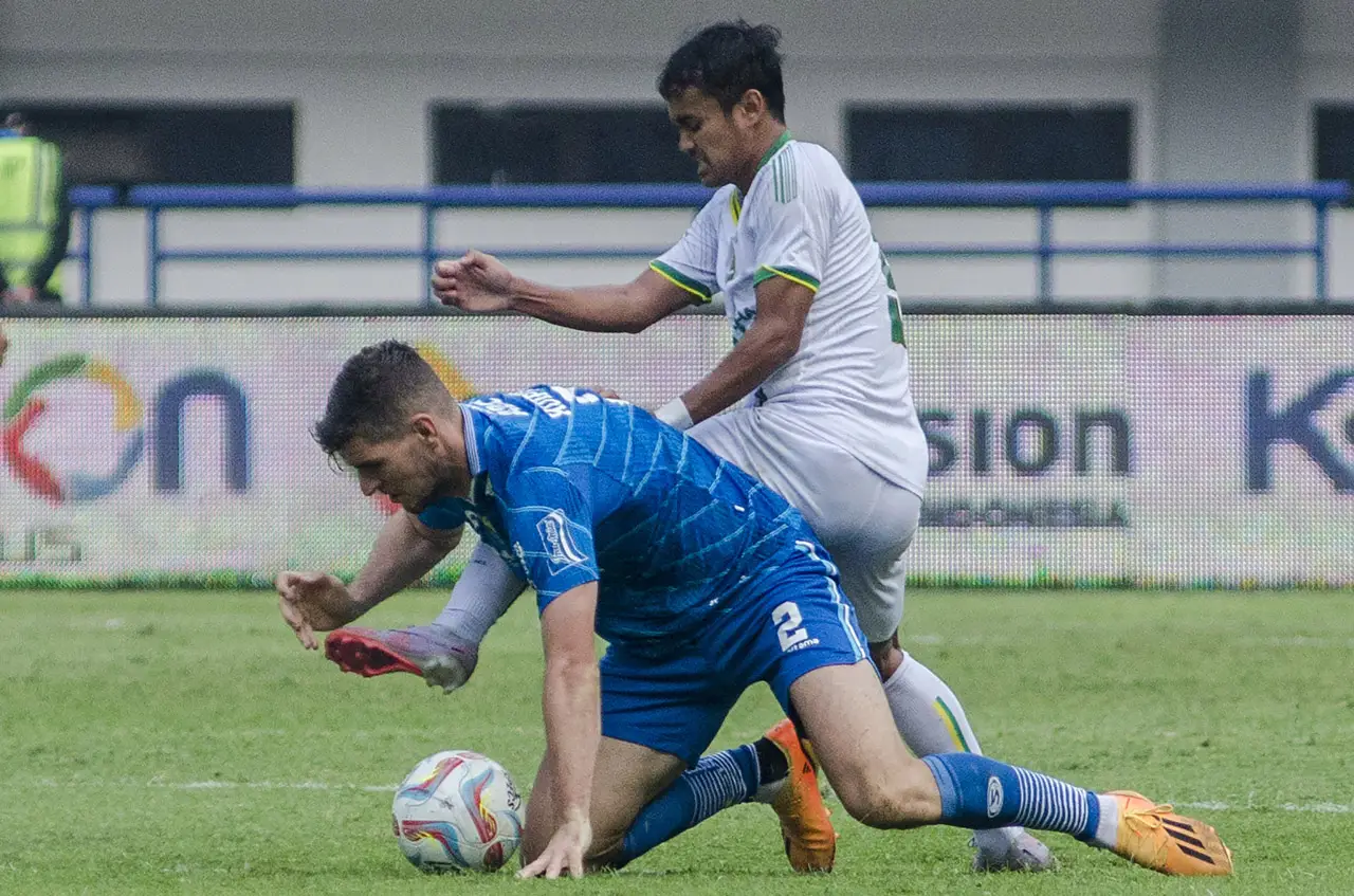 Persib Kalahkan Persikabo...