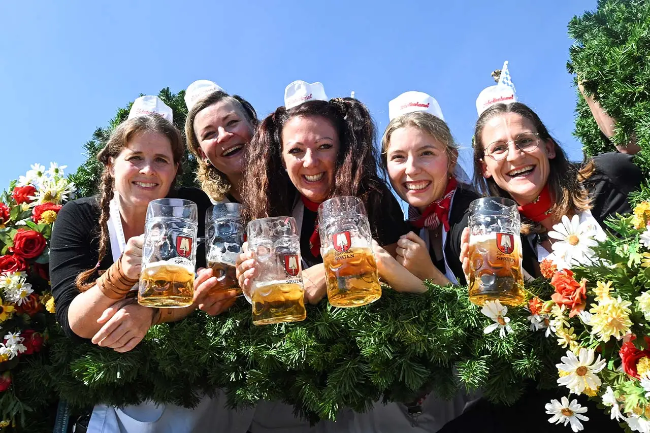 Oktoberfest ke-188 Dimulai,...