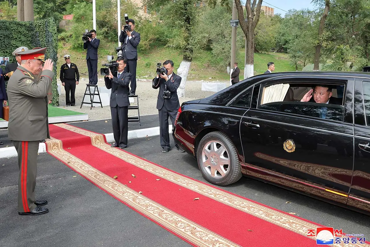 Dilepas Menteri Putin,...