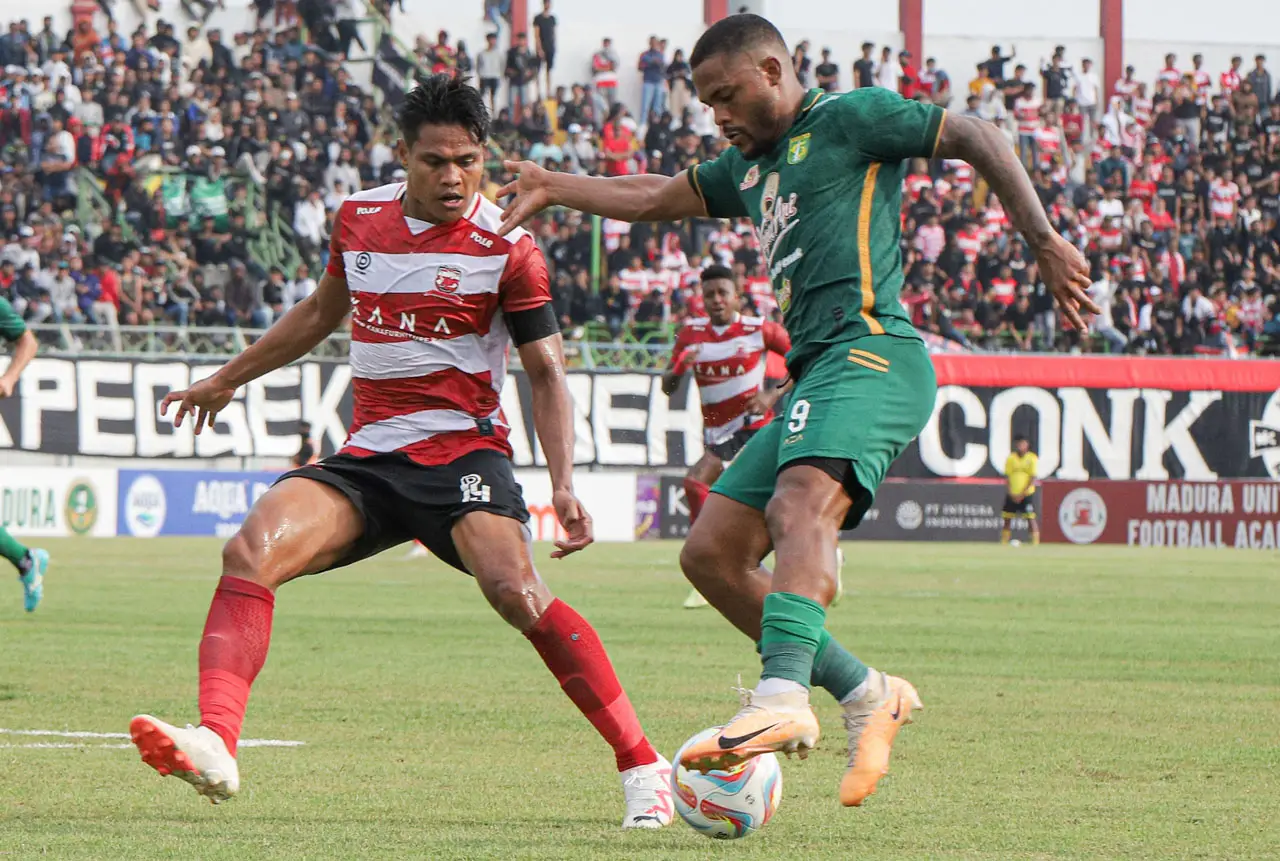 Madura United vs Persebaya:...