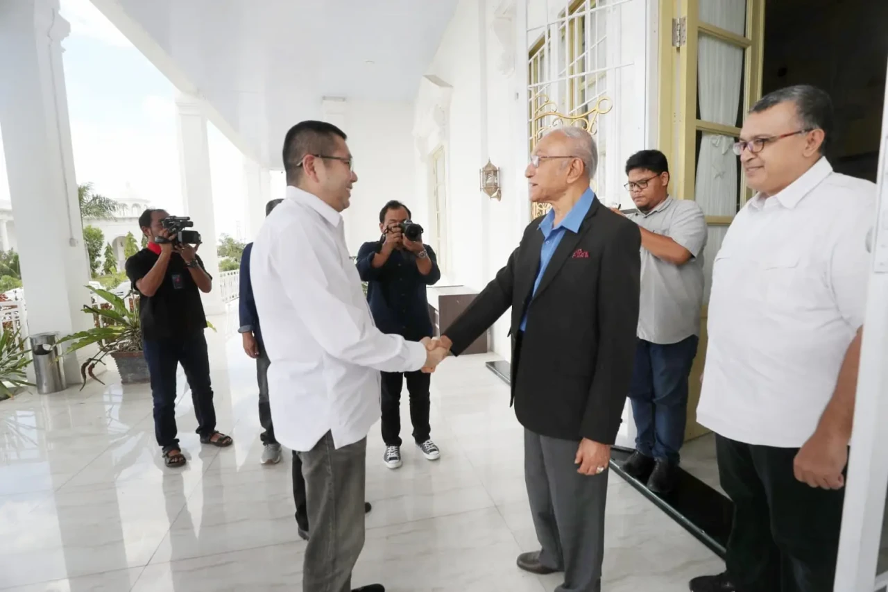 HT Bersilaturahmi ke...