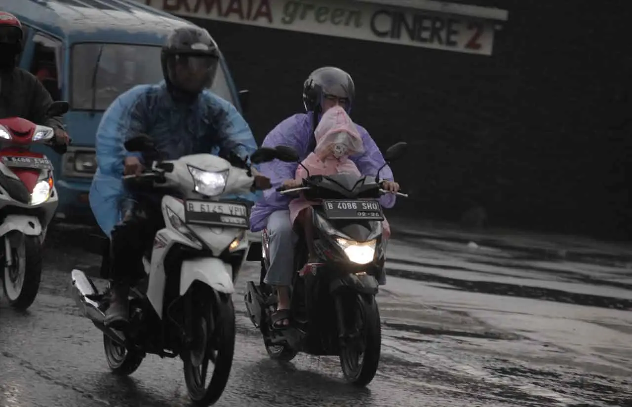 Hujan Deras Guyur Depok!