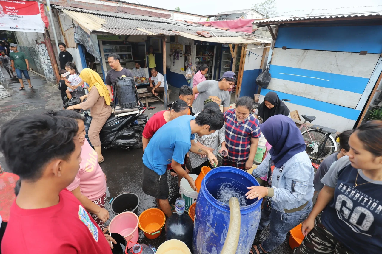 Bantuan Air Bersih untuk...