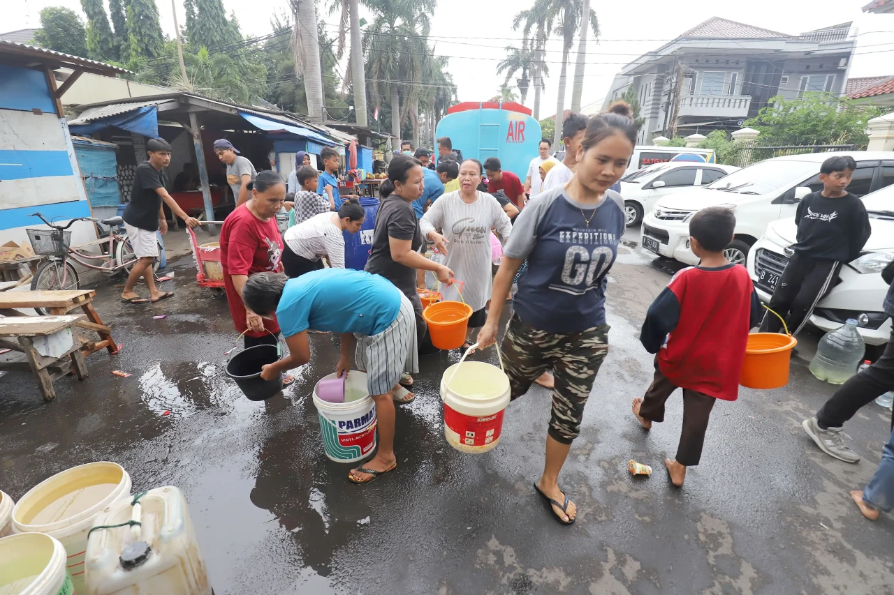 Bantuan Air Bersih untuk...