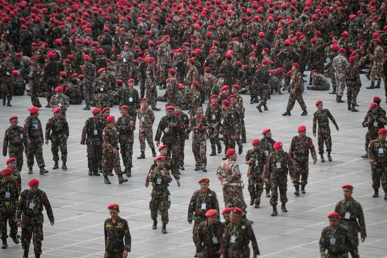 Jokowi Hadiri Apel Akbar...