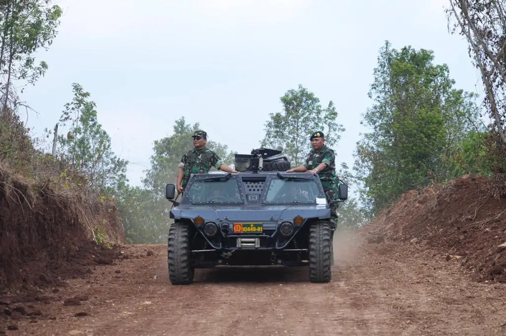 Pangkostrad Resmikan...