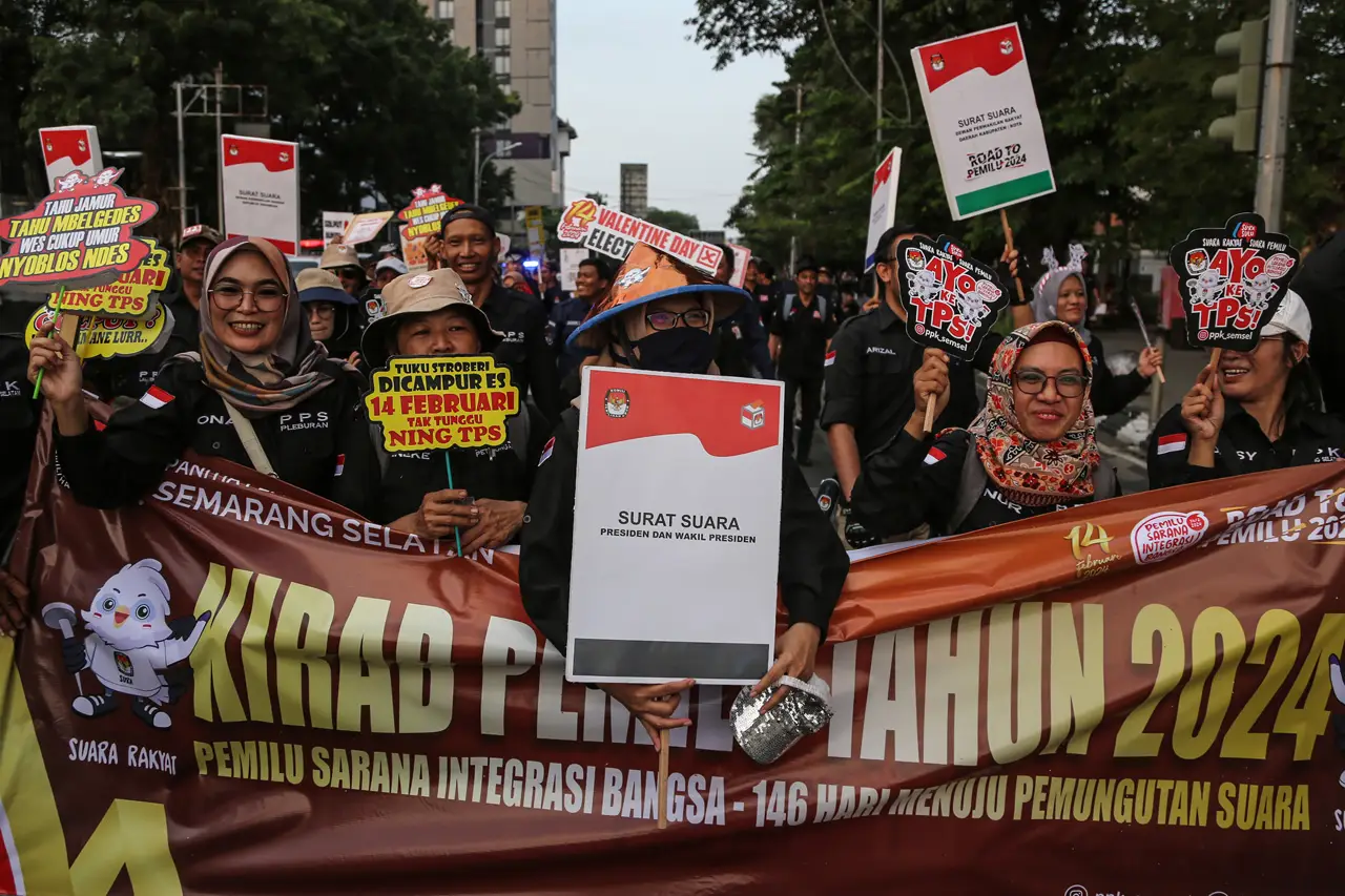 Kemeriahan Kirab Pemilu...