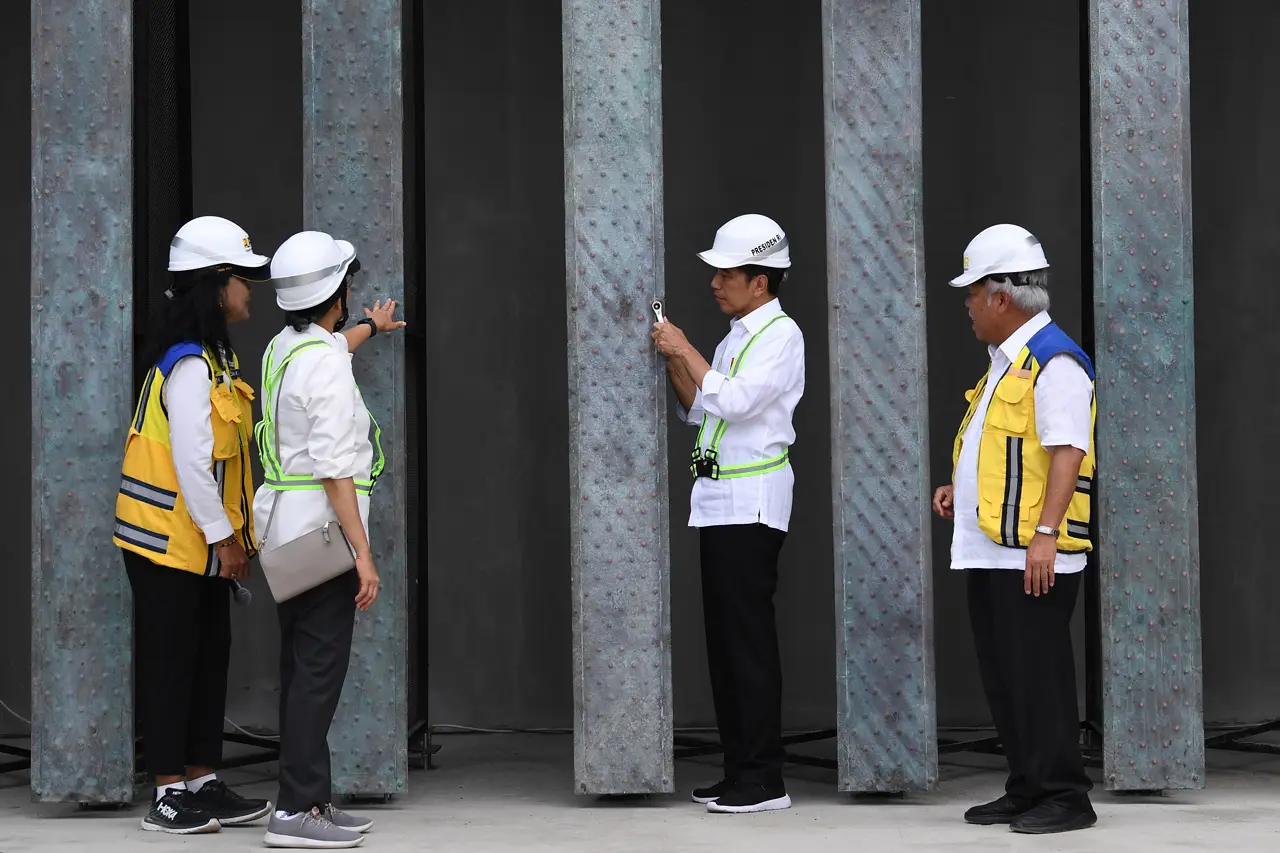 Momen Jokowi Pasang...