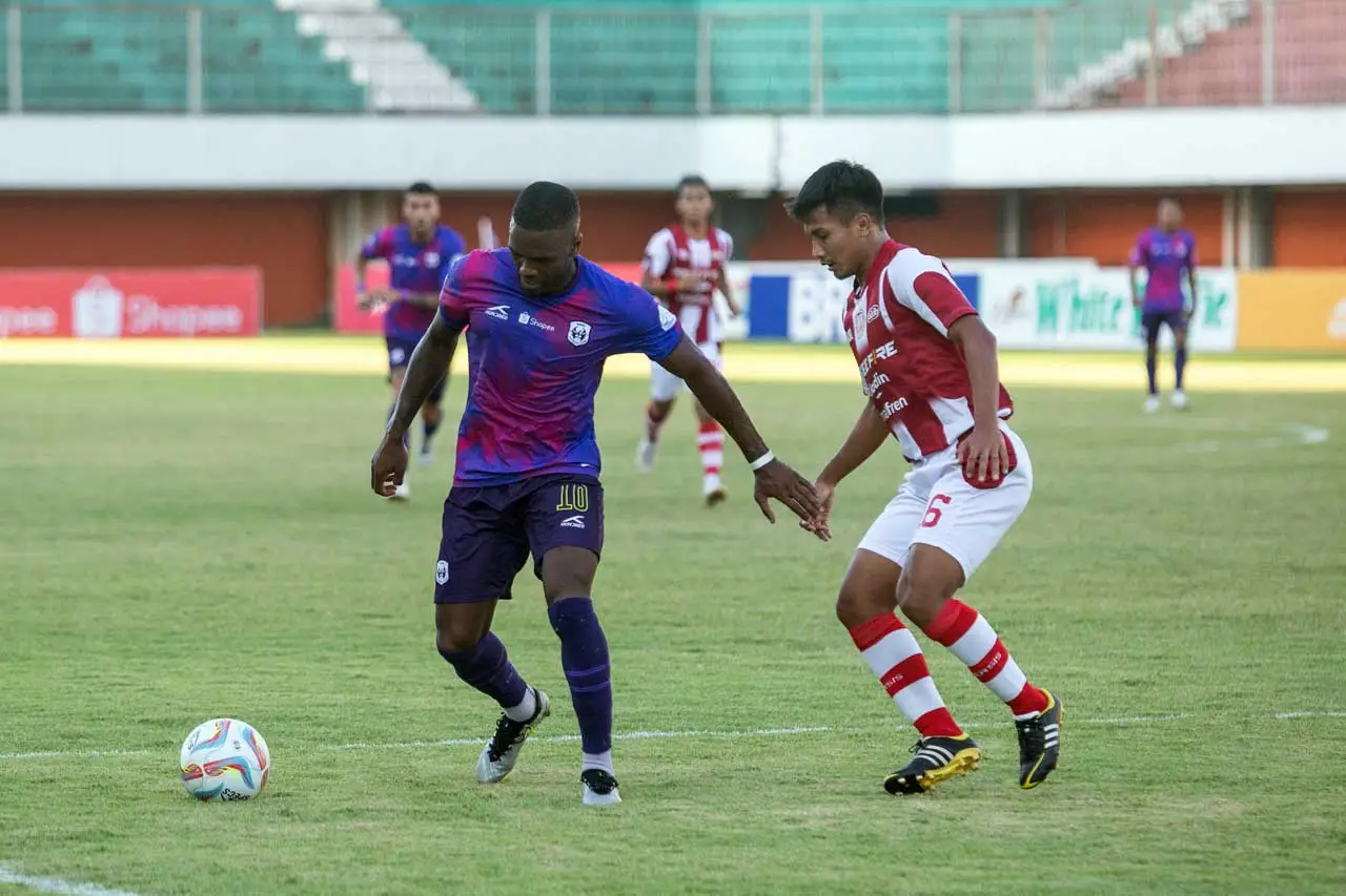 Persis Solo Kalahkan...