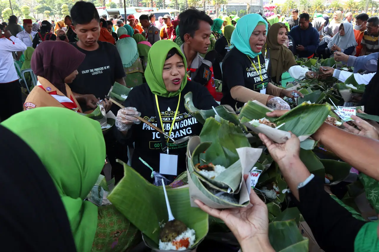 Pecahkan Rekor Muri,...