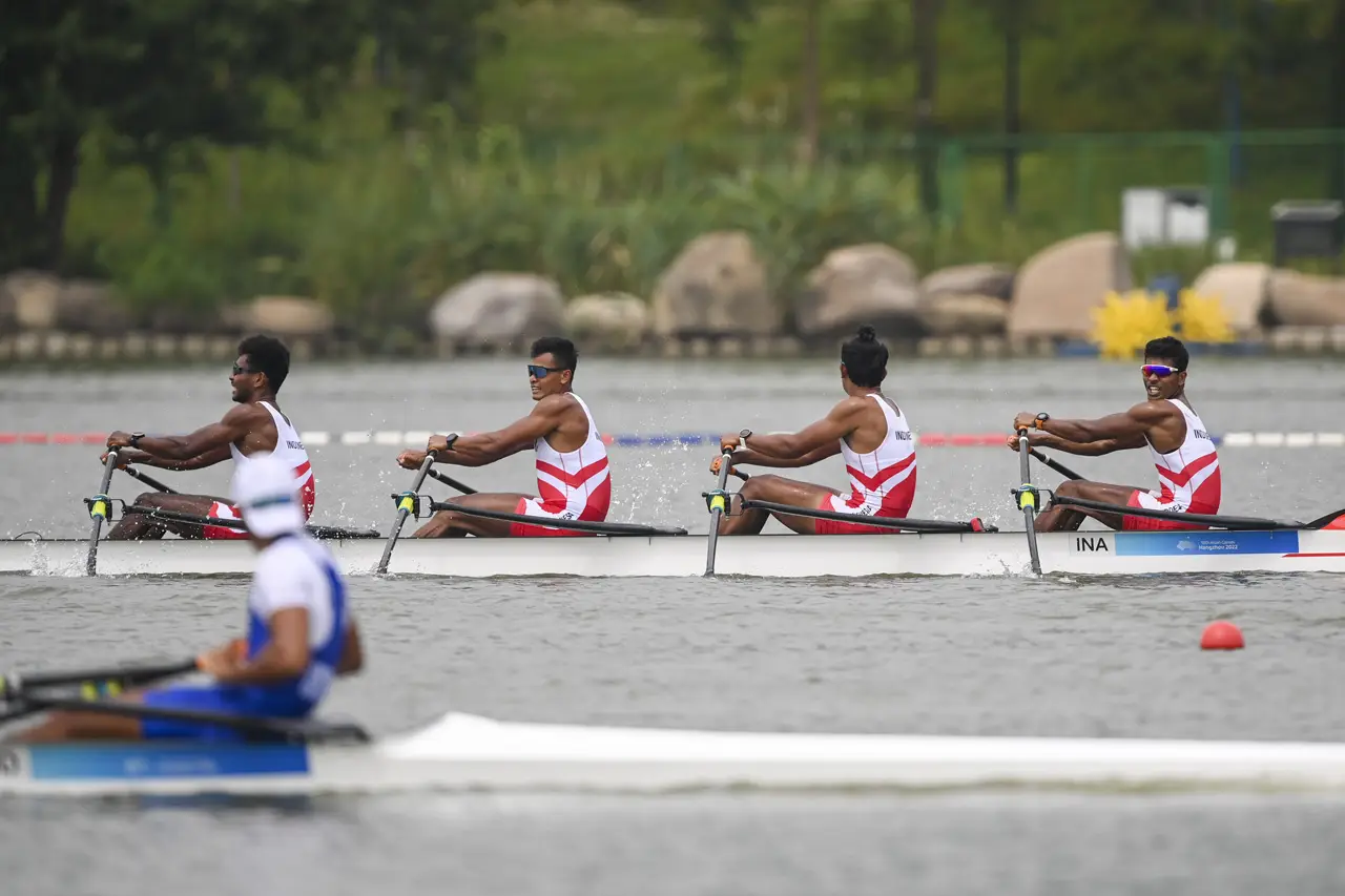 Tim Dayung Quadruple...