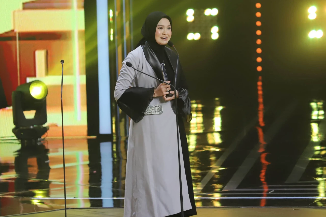 Salma Idol Rebut Penghargaan...