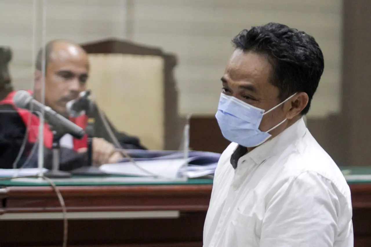 Putusan Kasus Suap Dana...