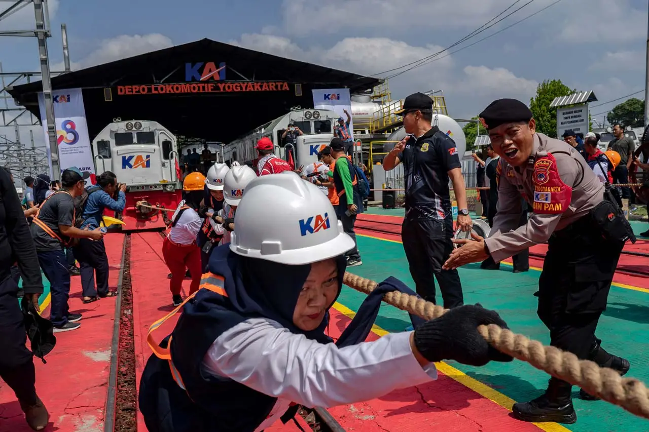 Keseruan Lomba Tarik...