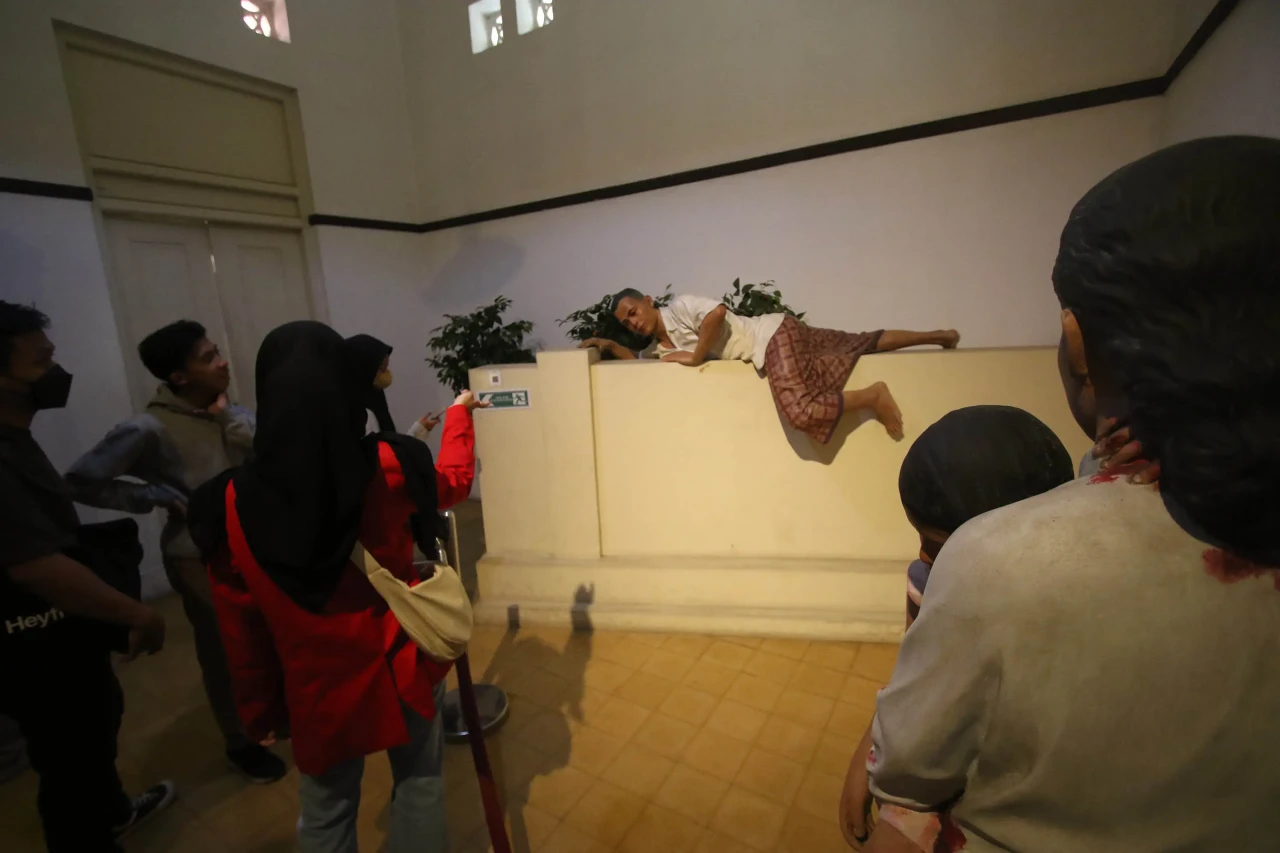 Mengunjungi Museum Jenderal...