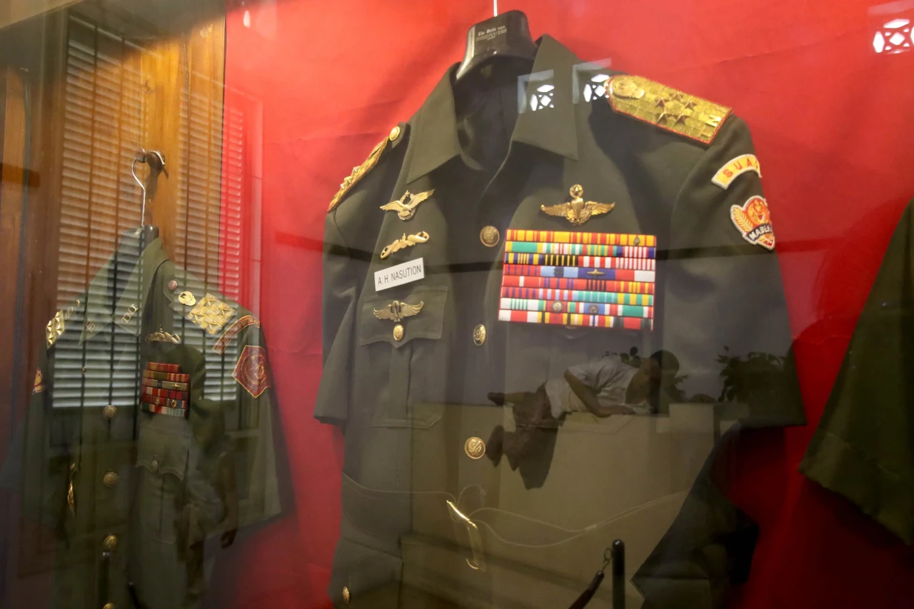 Mengunjungi Museum Jenderal...
