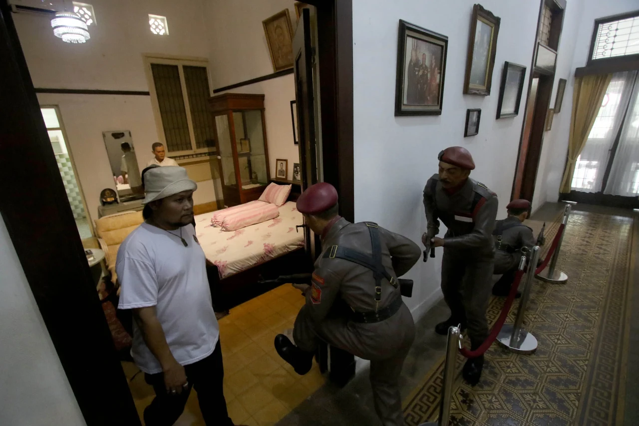 Mengunjungi Museum Jenderal...
