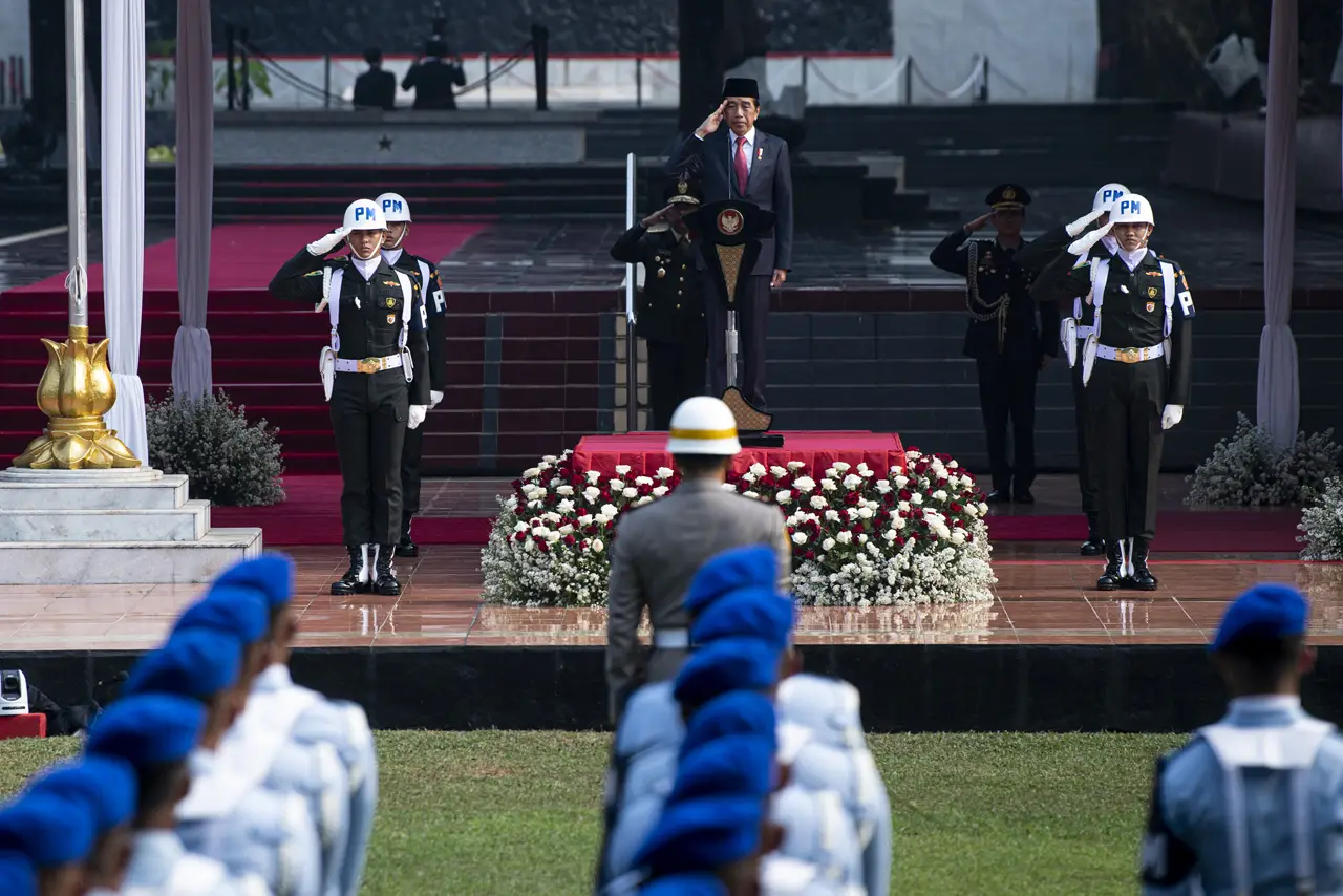Presiden Jokowi Pimpin...