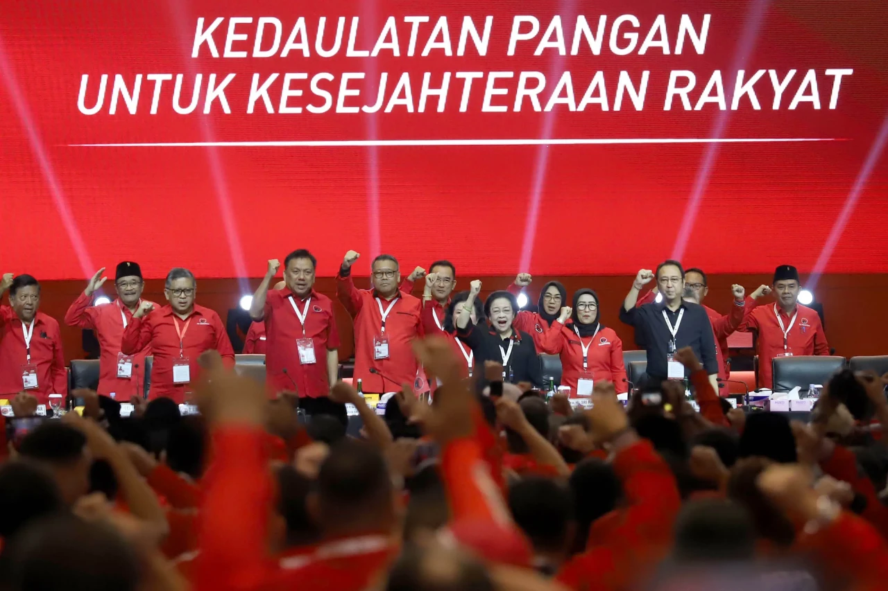 Megawati Tutup Rakernas...