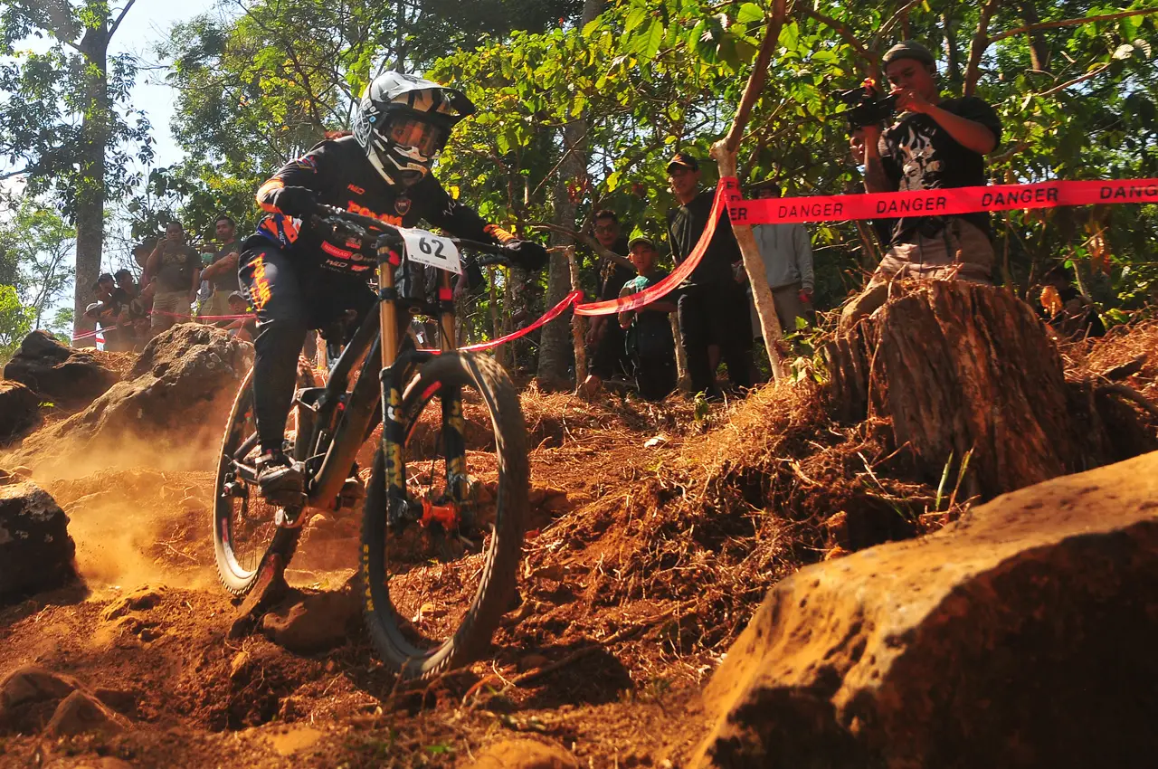Final Kejuaraan Nasional...