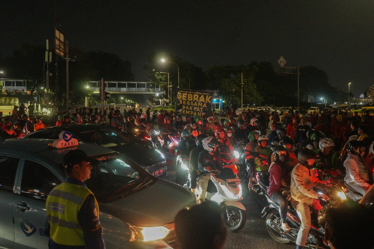 Demo Buruh Berlanjut...