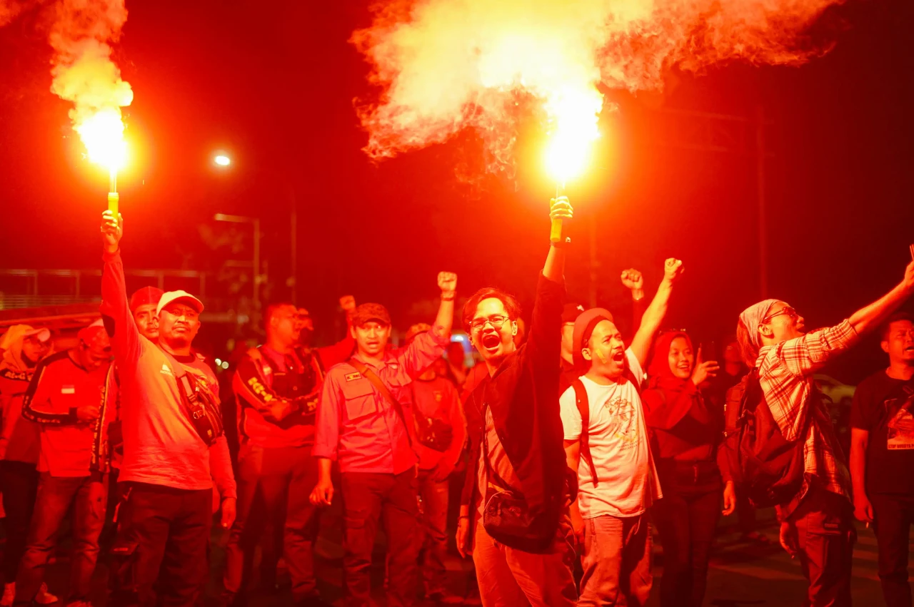 Demo Buruh Berlanjut...