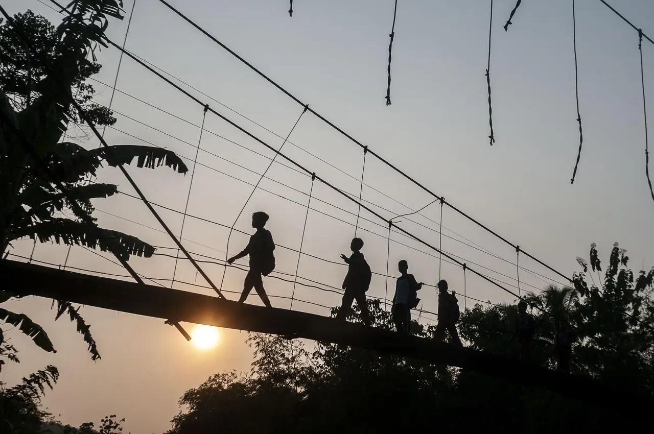 Jembatan Keropos Ancam...