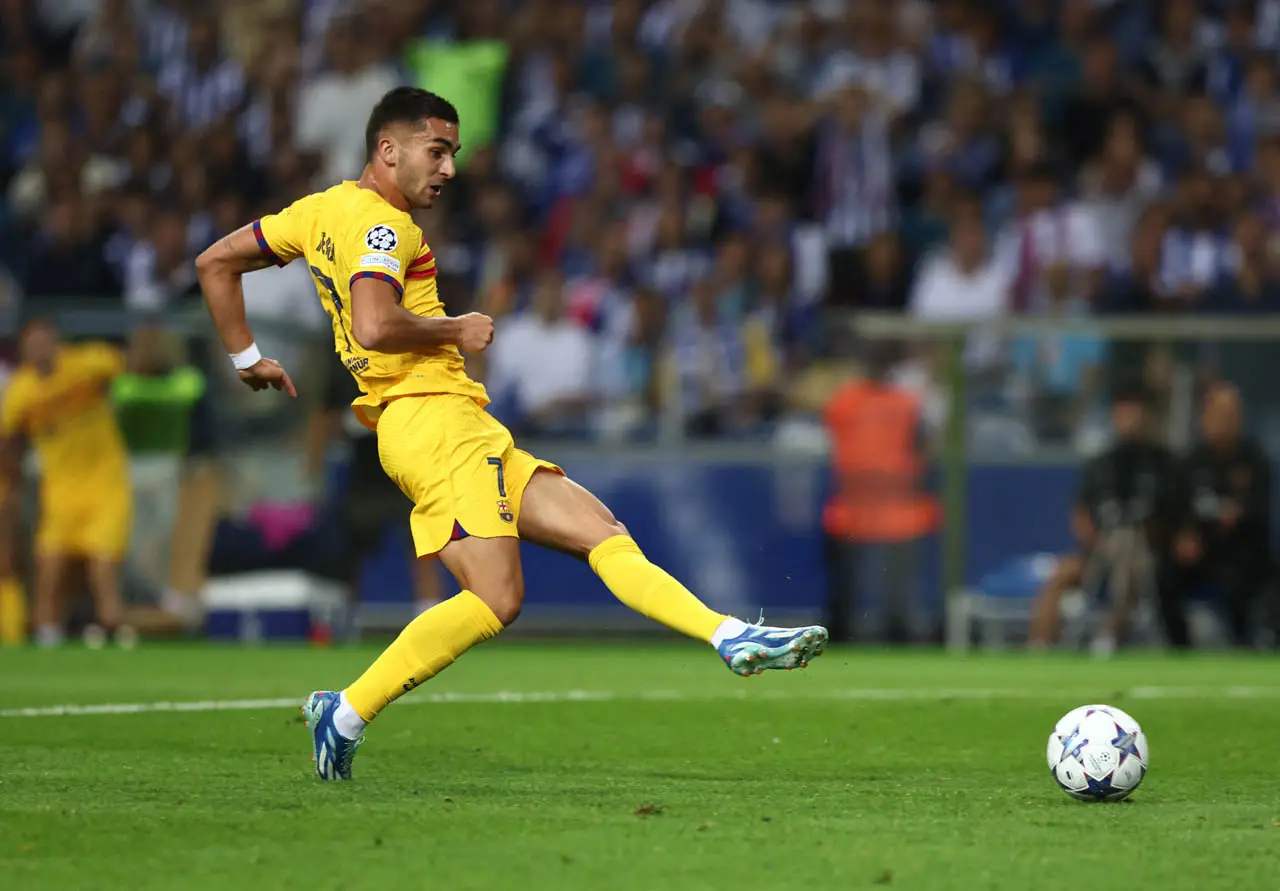 Porto vs Barcelona 0-1,...