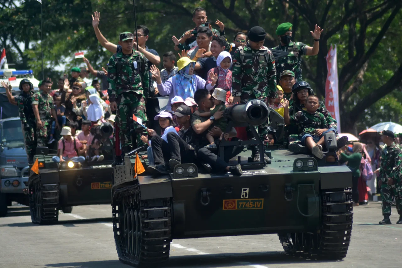 Defile Pasukan dan Alutsista...