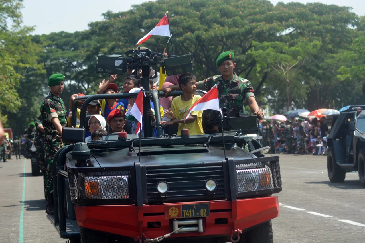 Defile Pasukan dan Alutsista...