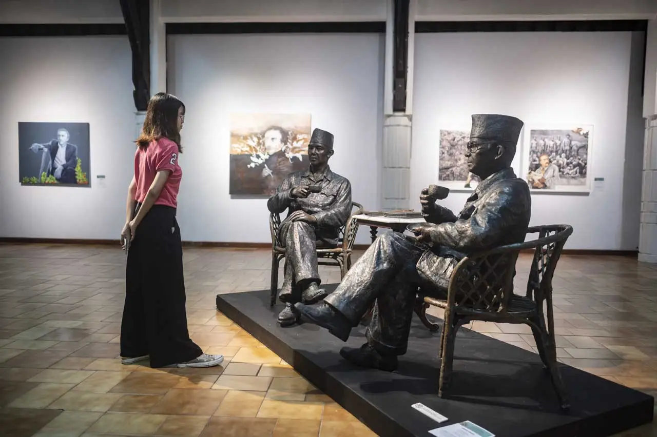 Pameran Seni Rupa Road...