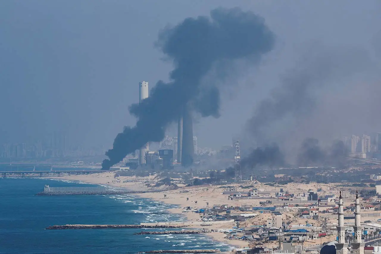 Ribuan Roket Hamas Bertubi-tubi...
